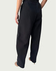 Organic Contoured Cotton Arc Pant in Black