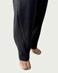Organic Contoured Cotton Arc Pant in Black
