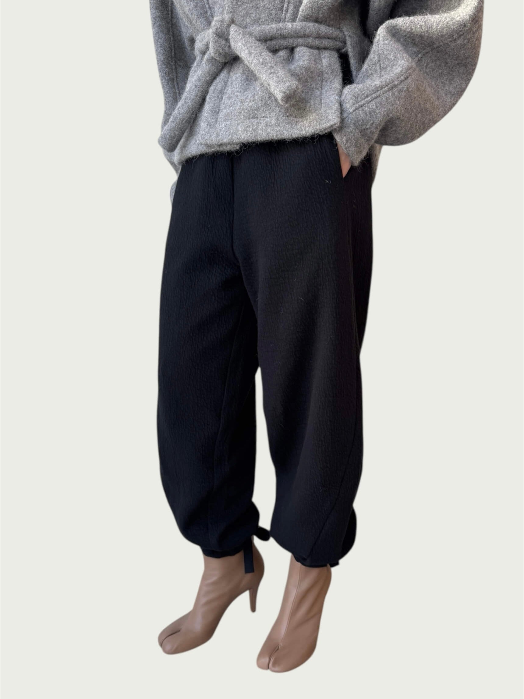 Organic Puffed Cotton Integral Balloon Pants in Brushed Black – Hoi Bo