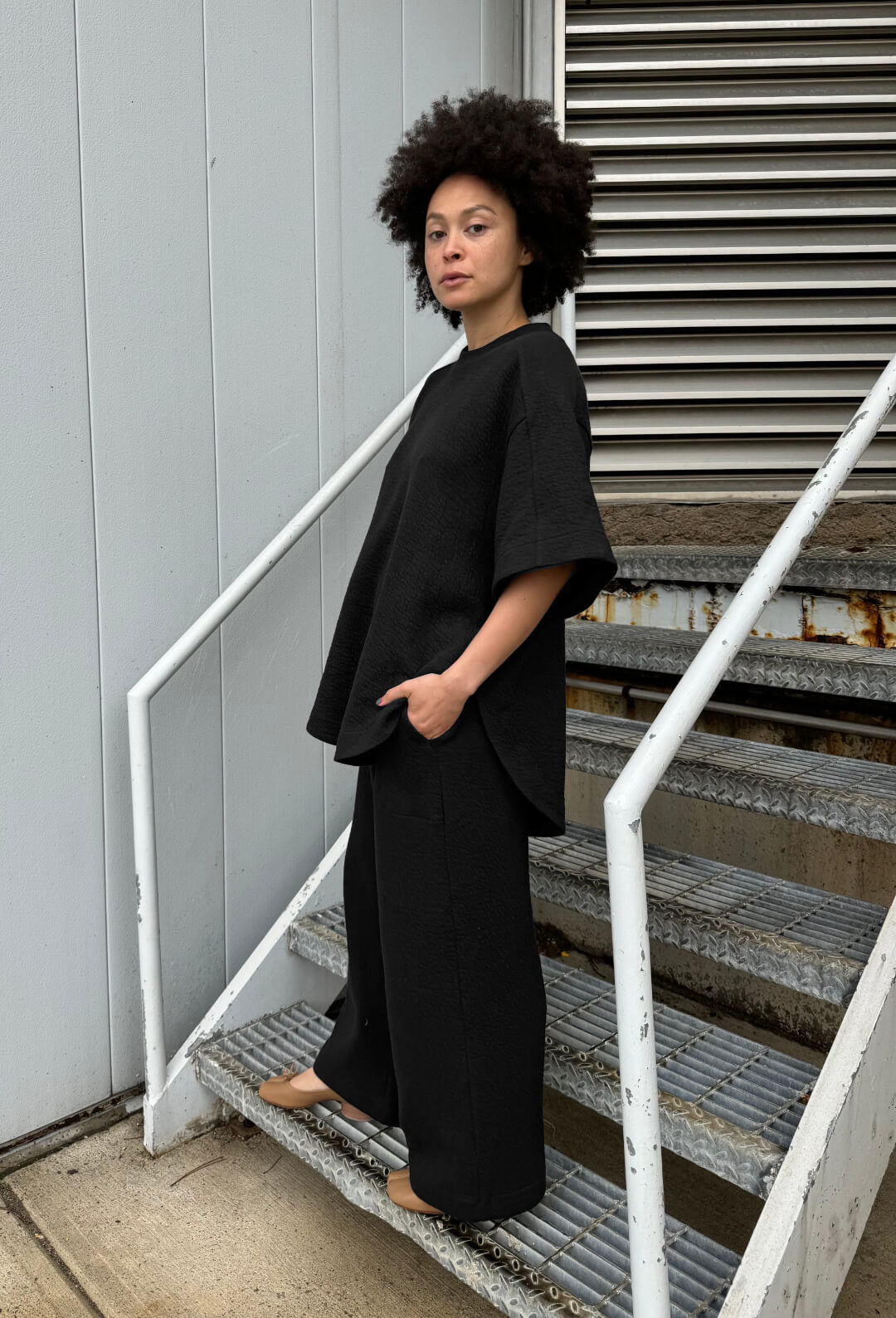 Organic Puffed Cotton Parachute Tee in Brushed Black