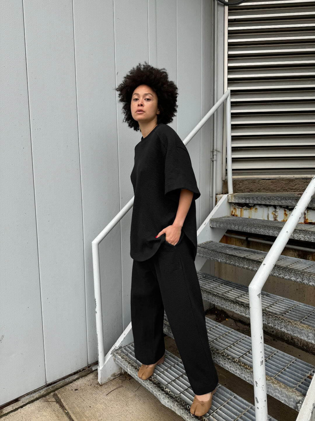 Organic Puffed Cotton Parachute Tee in Brushed Black