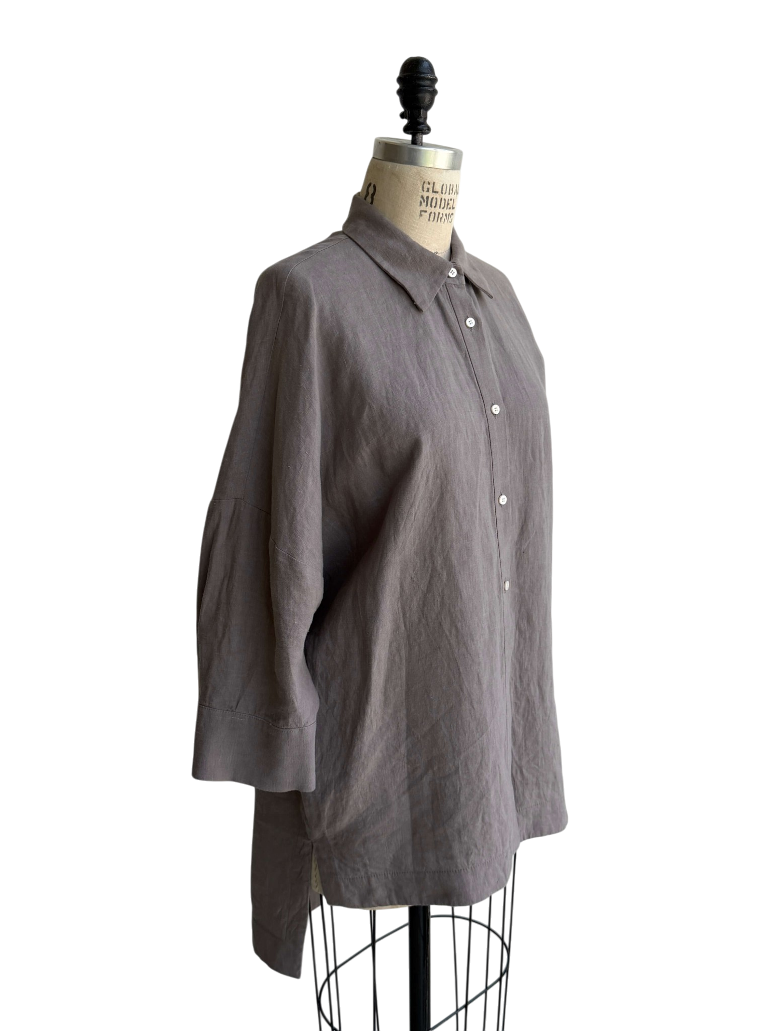 Linen Sunshade in Grey, Medium – OG Price $375