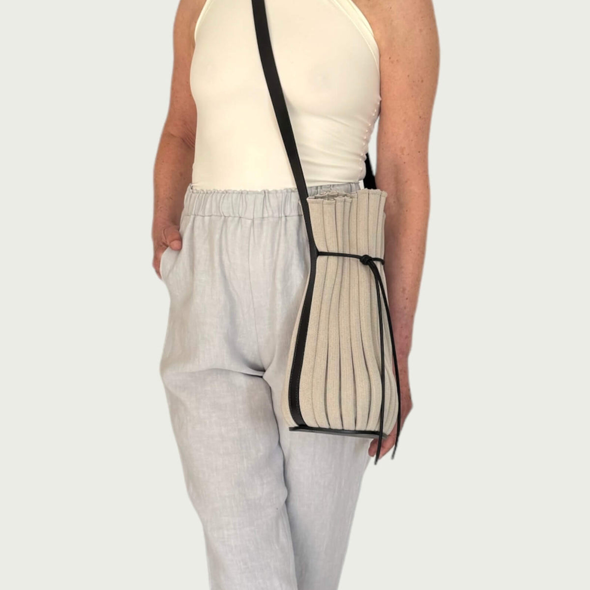 Exhale Supernova Crossbody Cub in Grey– Hoi Bo display picture 1