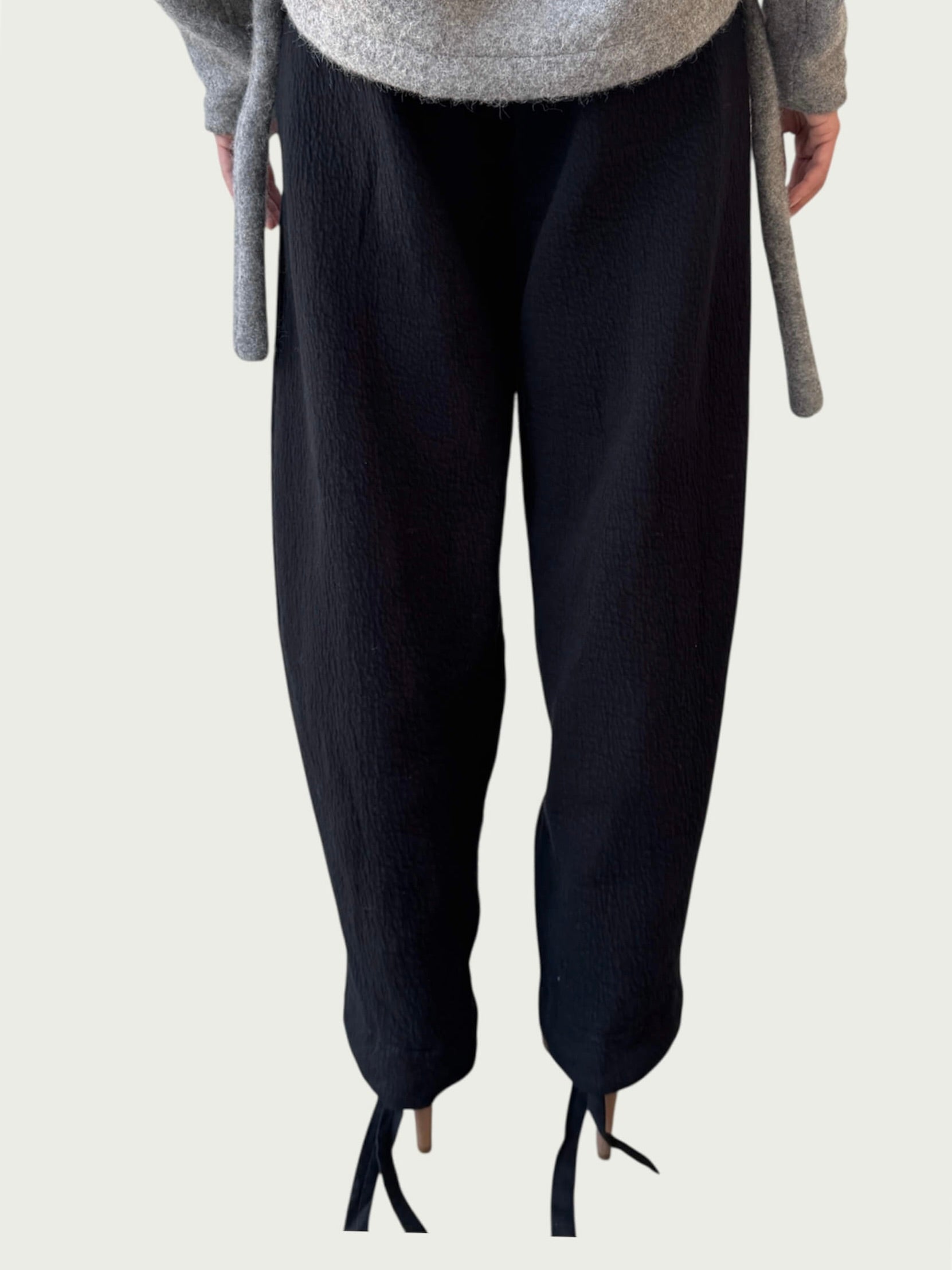 Organic Puffed Cotton Integral Balloon Pant in Black